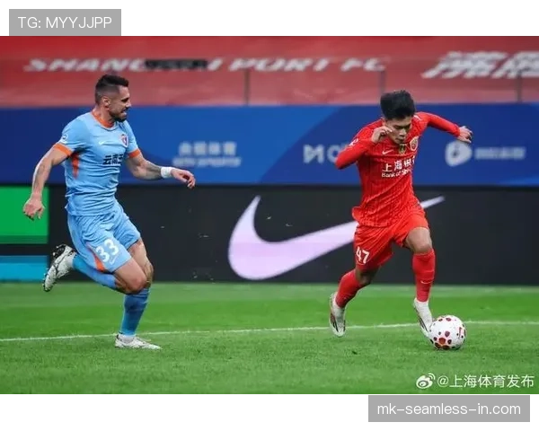 上海海港近期联赛表现稳定,阵容磨合提升进攻效率,联赛争夺保持竞争力 上海海港近期联赛表现稳定,阵容磨合提升进攻效率,联赛争夺保持竞争力